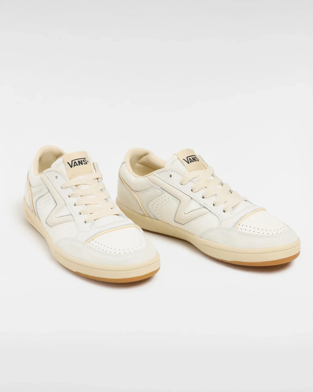 VANS - נעלי סניקרס Vintage Lowland Cc Jmp R – V007P2CD3 – vintage-marshmallow – 1