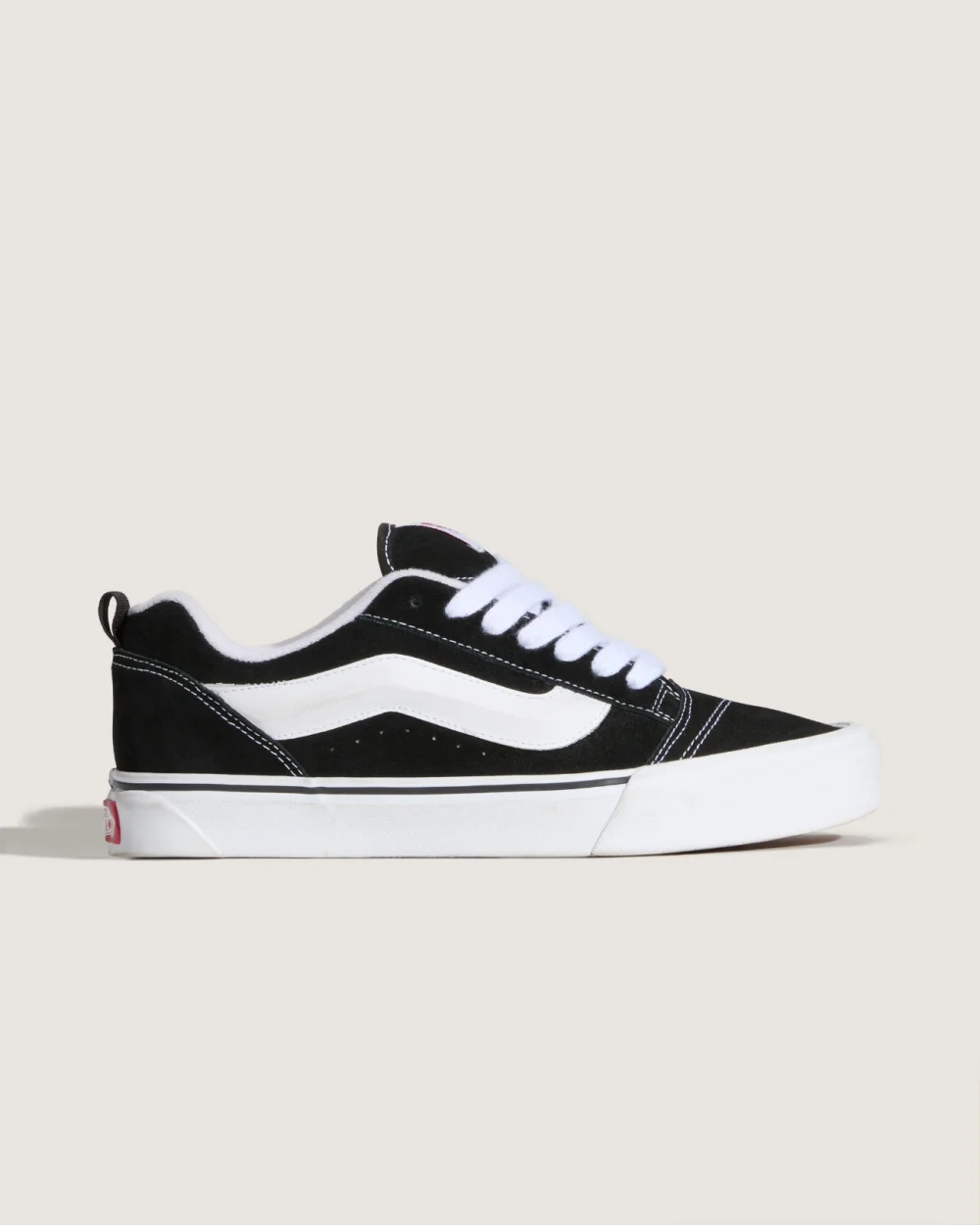VANS - נעלי סניקרס Knu Skool – V009QC6BT – black-true-white – 5