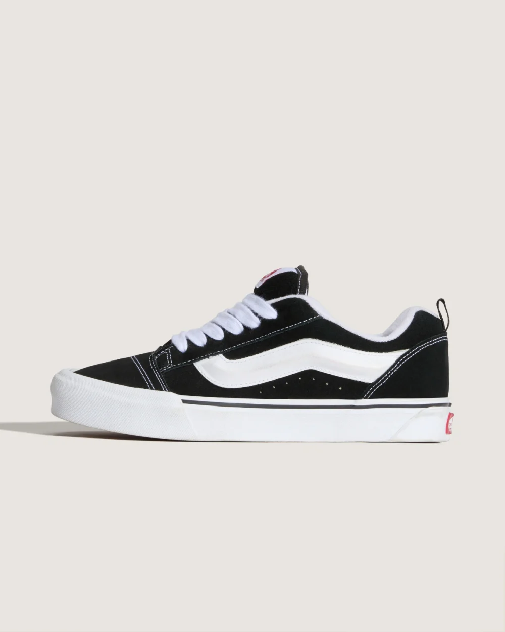 VANS - נעלי סניקרס Knu Skool – V009QC6BT – black-true-white – 1