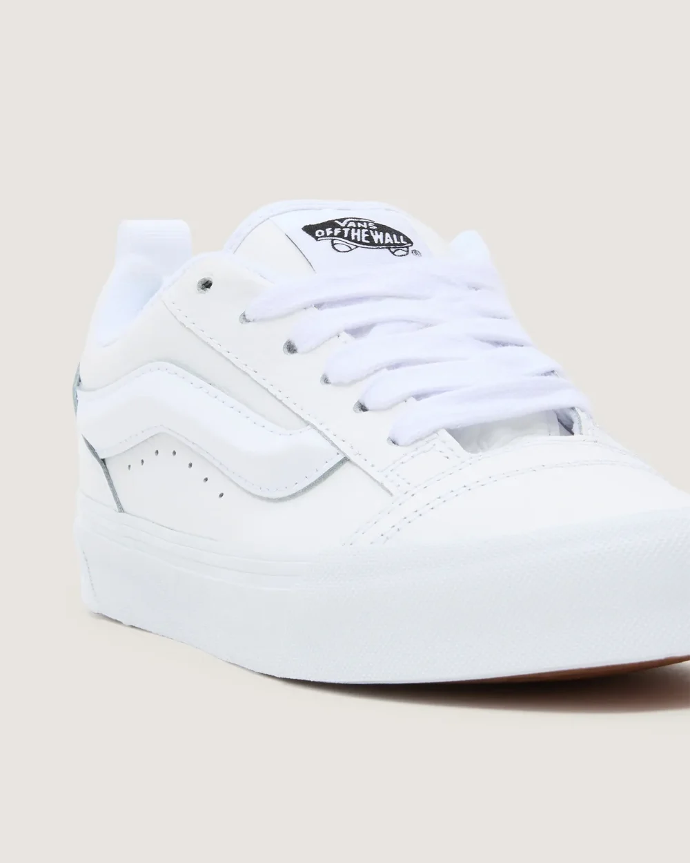 VANS - נעלי סניקרס Knu Skool – V009QCW00 – leather-true-white – 7