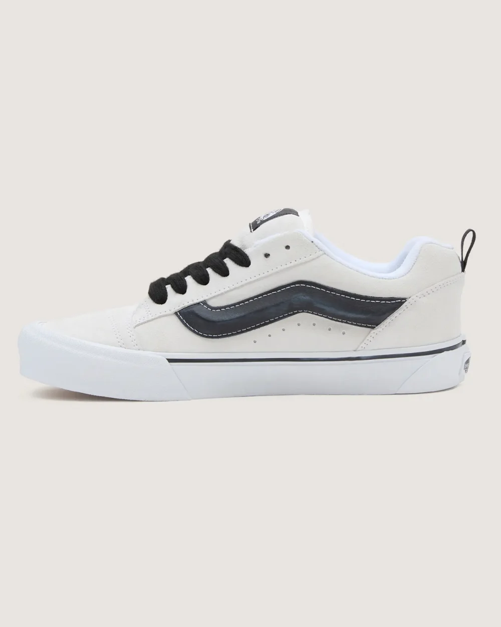 VANS - נעלי סניקרס Knu Skool – V009QCYB2 – suede-white-black – 4