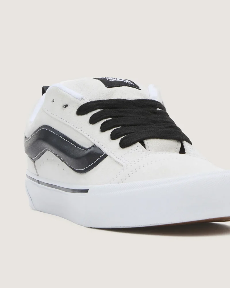 VANS - נעלי סניקרס Knu Skool – V009QCYB2 – suede-white-black – 7