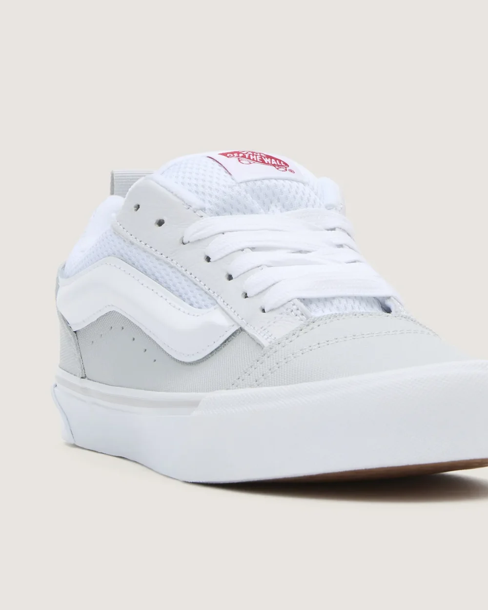 VANS - נעלי סניקרס Knu Skool – V009QCYF9 – retro-skate-white-red – 7