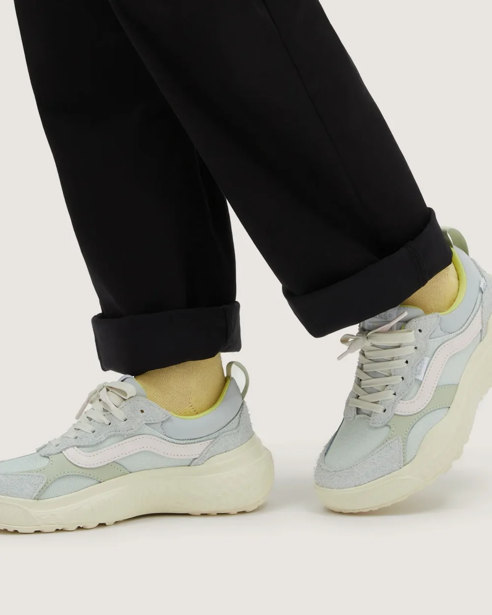 VANS - נעליים Ultrarange Neo Vr3 – V00BCEBIG – light-yellow-multi – 2