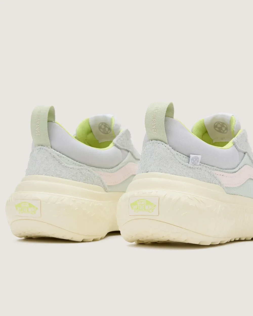 VANS - נעליים Ultrarange Neo Vr3 – V00BCEBIG – light-yellow-multi – 6