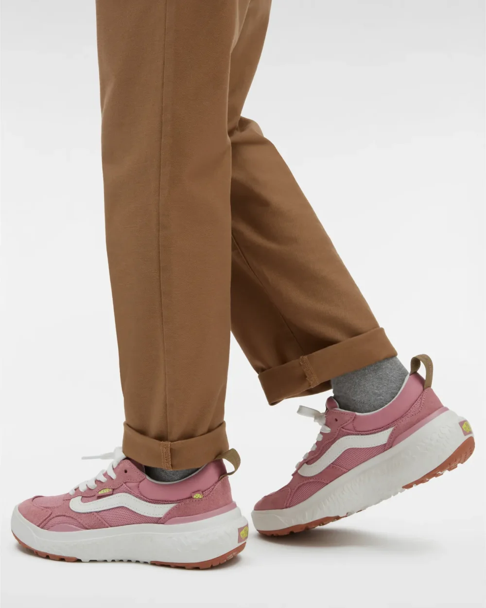 VANS - נעליים Ultrarange Neo Vr3 – V00BCEBIY – pink-multi – 4
