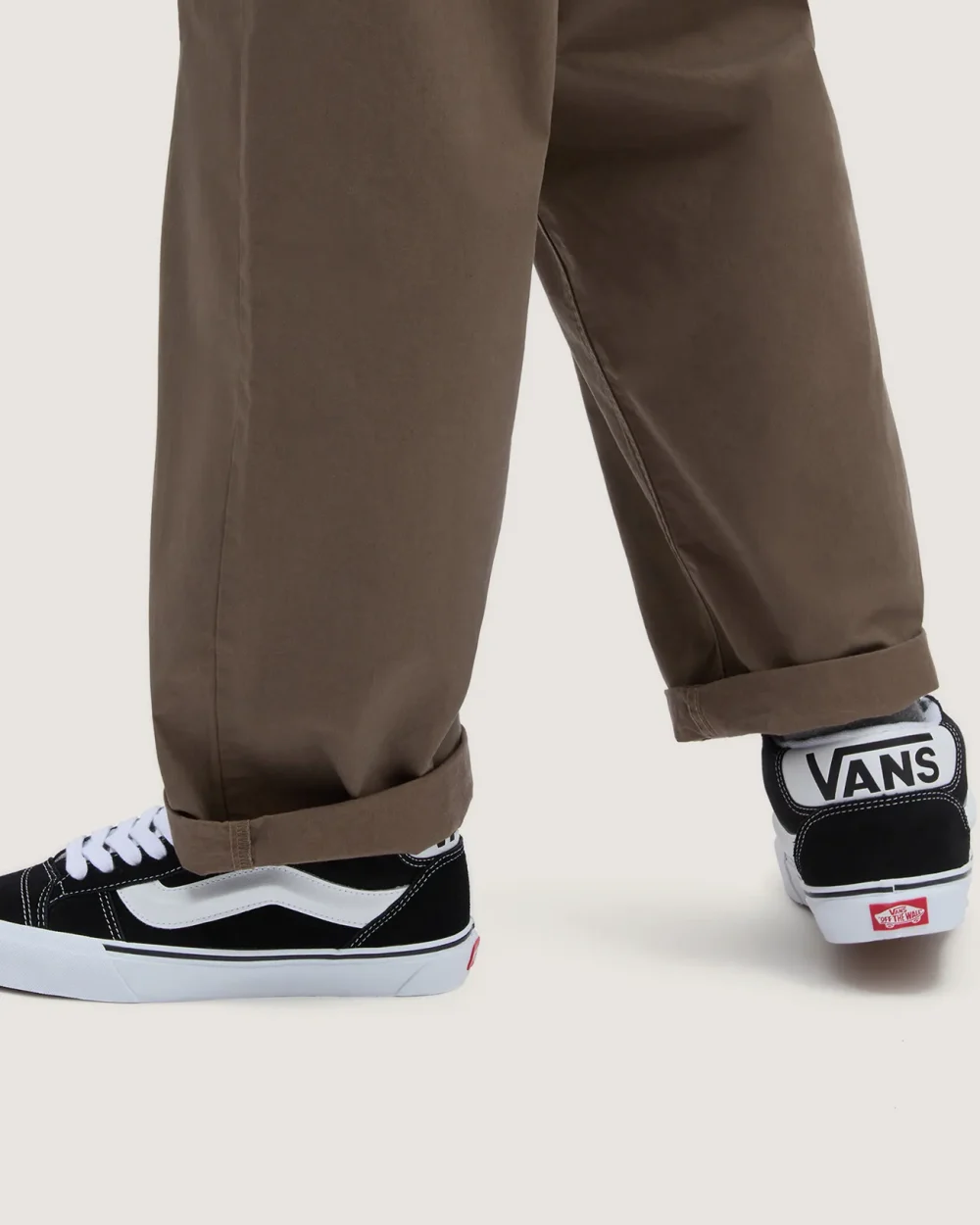 VANS - נעלי סניקרס Knu Mid – V00CQ96BT – black-true-white – 2