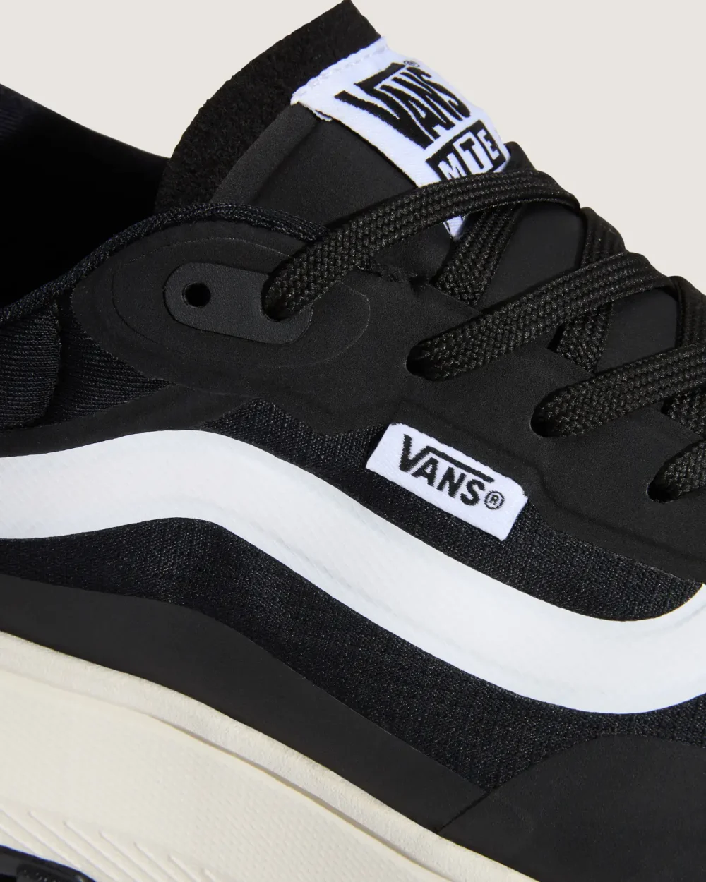 VANS - נעליים Mte Crosspath – V00CVUBA2 – black-white – 9