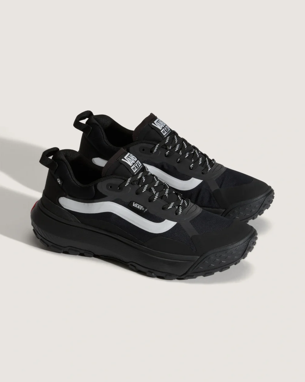 VANS - נעליים Mte Crosspath – V00CVUBLK – reflective-black – 1