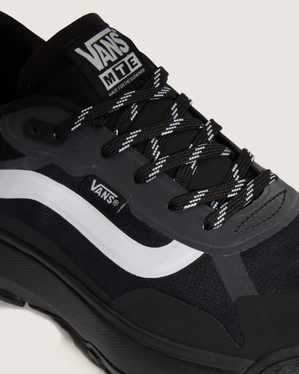 VANS - נעליים Mte Crosspath – V00CVUBLK – reflective-black – 6