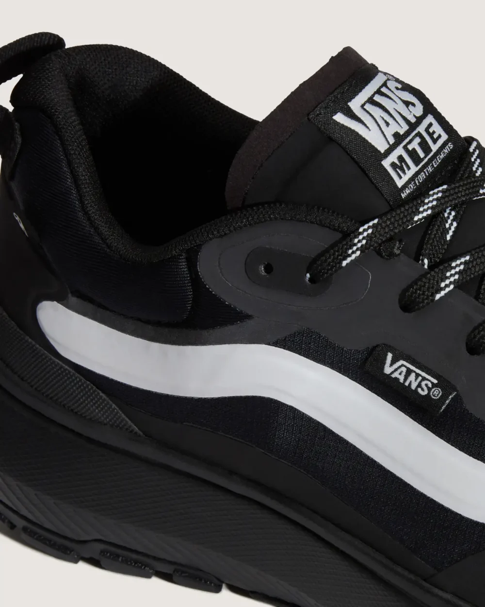 VANS - נעליים Mte Crosspath – V00CVUBLK – reflective-black – 8