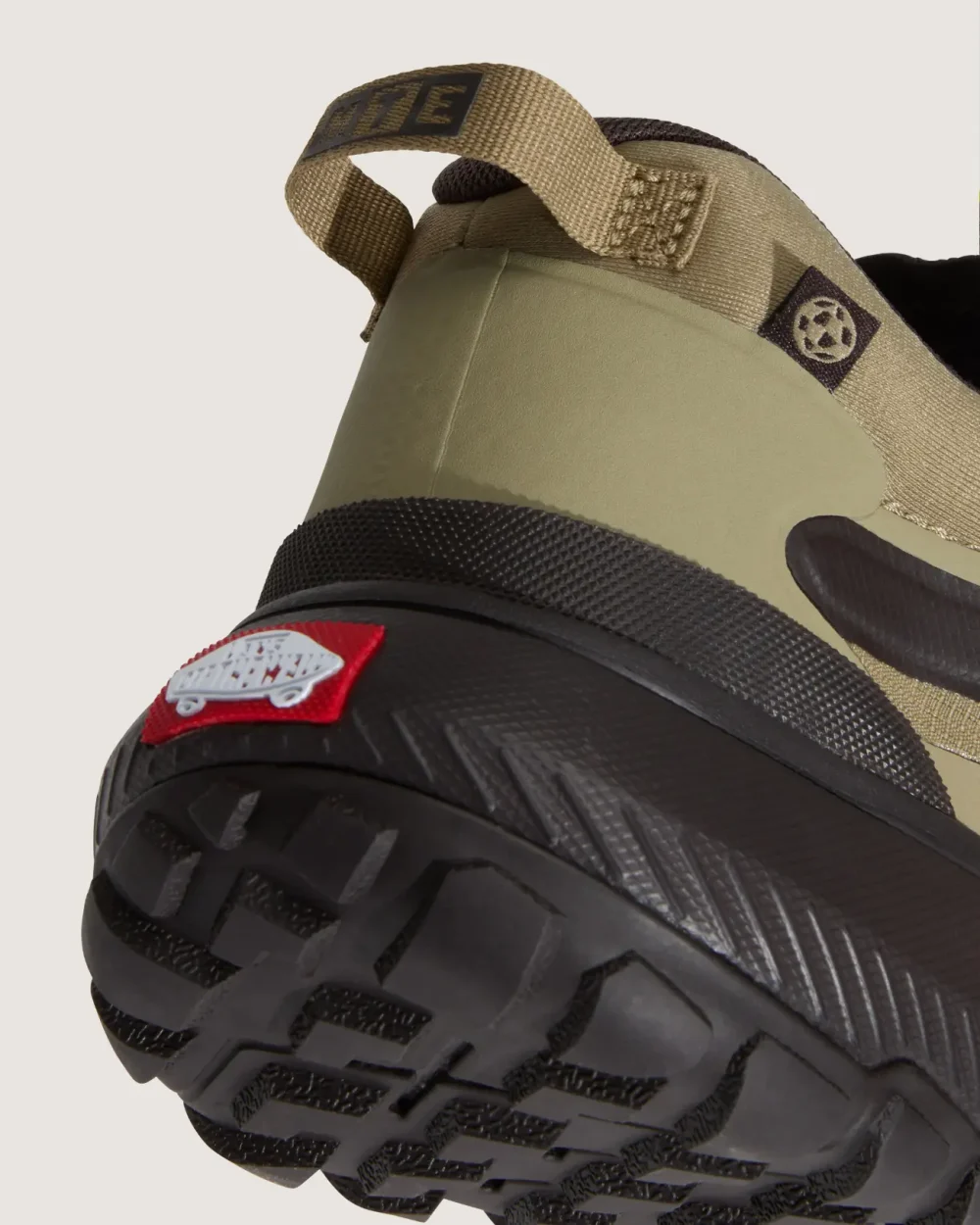 VANS - נעליים Mte Crosspath – V00CVUDRB – dark-brown – 7