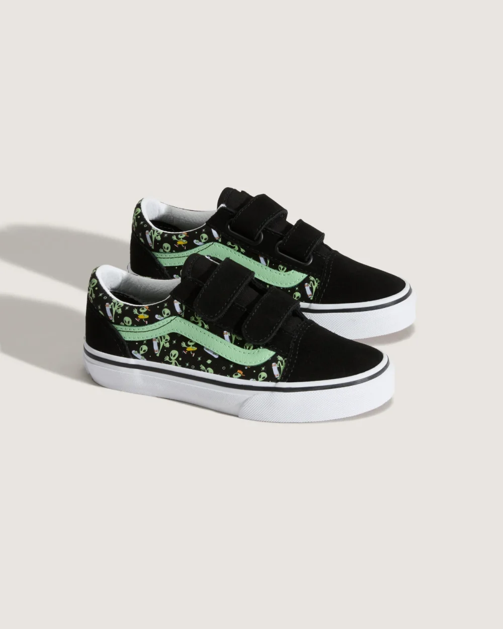 VANS - סניקרס ילדים Old Skool V – V00CYAYJ7 – glow-cosmic-cruisers-black-green – 1