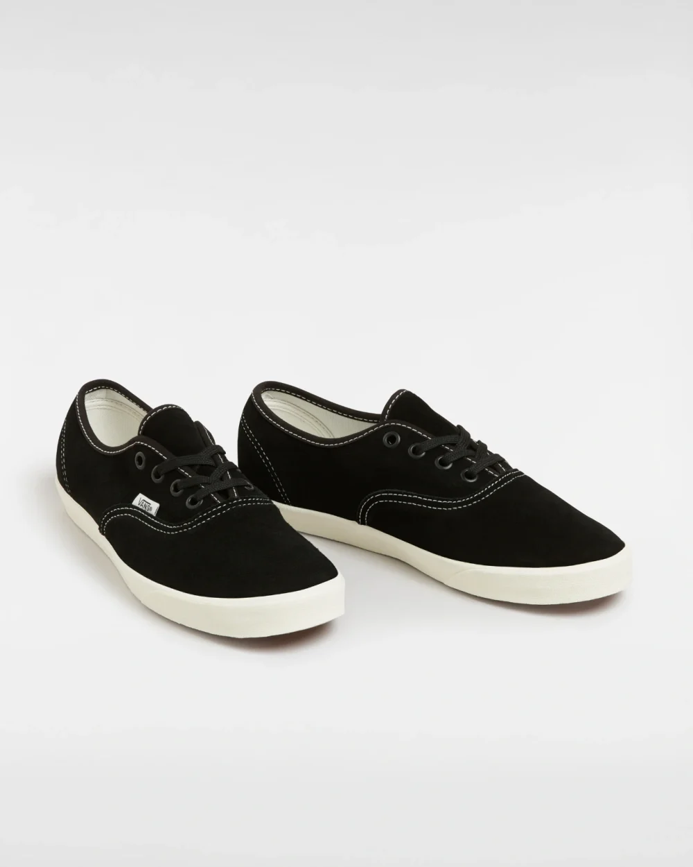 VANS - נעלי סניקרס Authentic Lowpro – V00D04BA2 – suede-black-white – 1