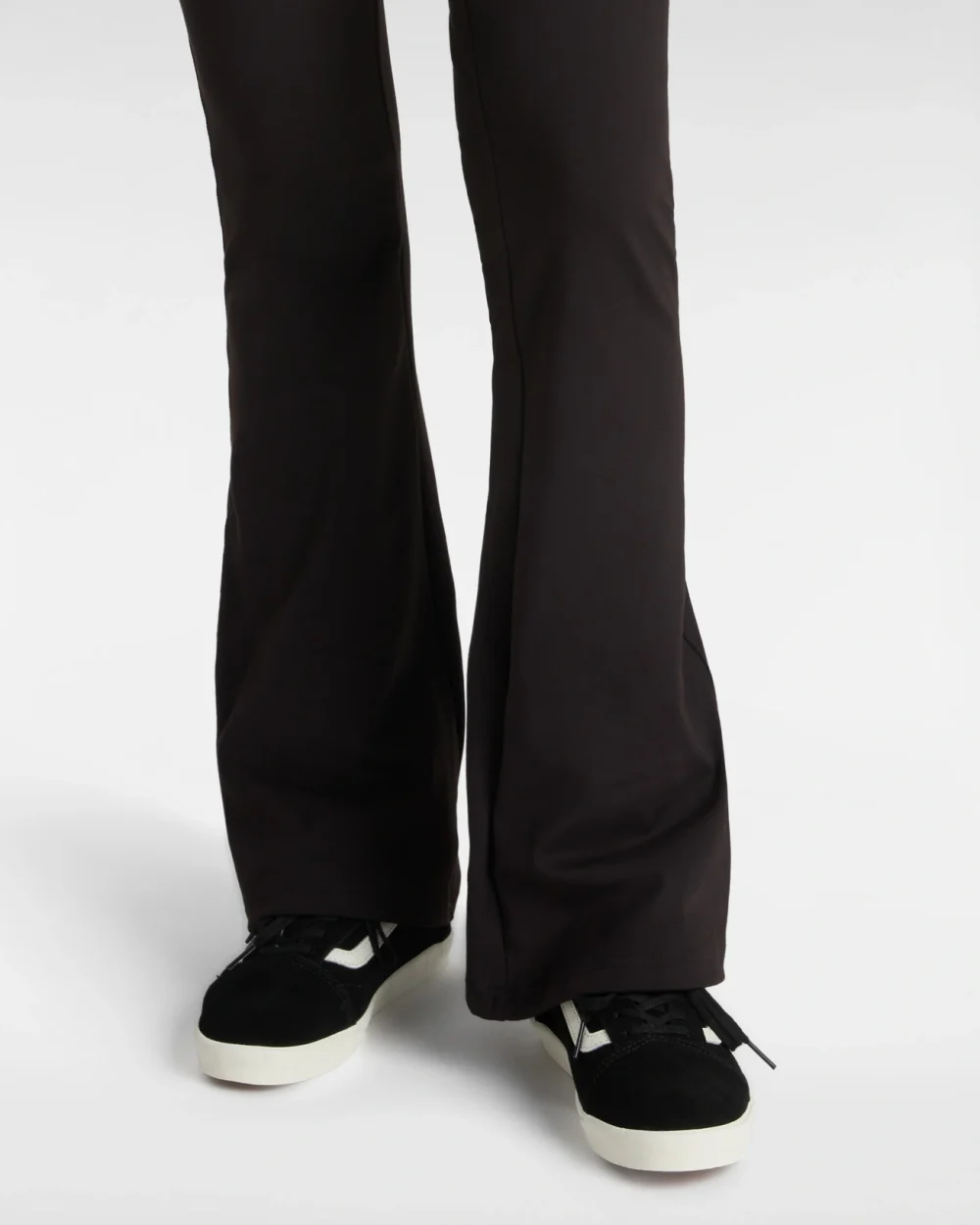 VANS - נעלי סניקרס Old Skool Lowpro – V00D0E1KP – black-marshmallow – 4