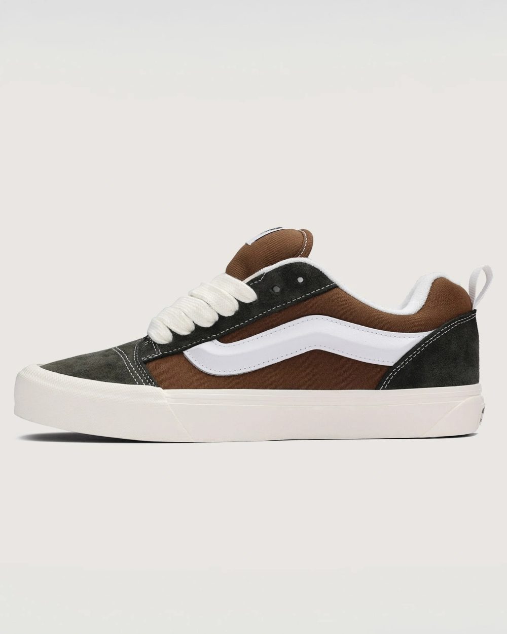 VANS - נעלי סניקרס Knu Skool – V00D22BW2 – color-blocking-brown-brown – 1