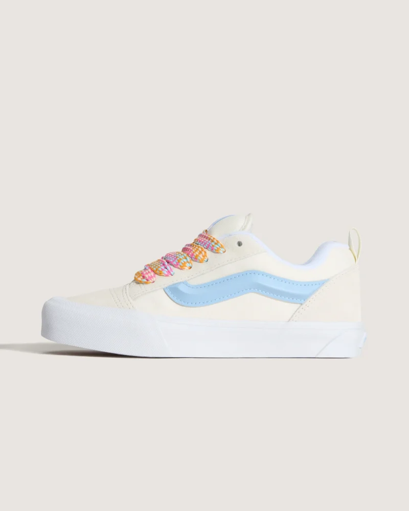 VANS - נעלי סניקרס Knu Skool – V00D6ZZ5D – oversized-lace-white-blue – 1