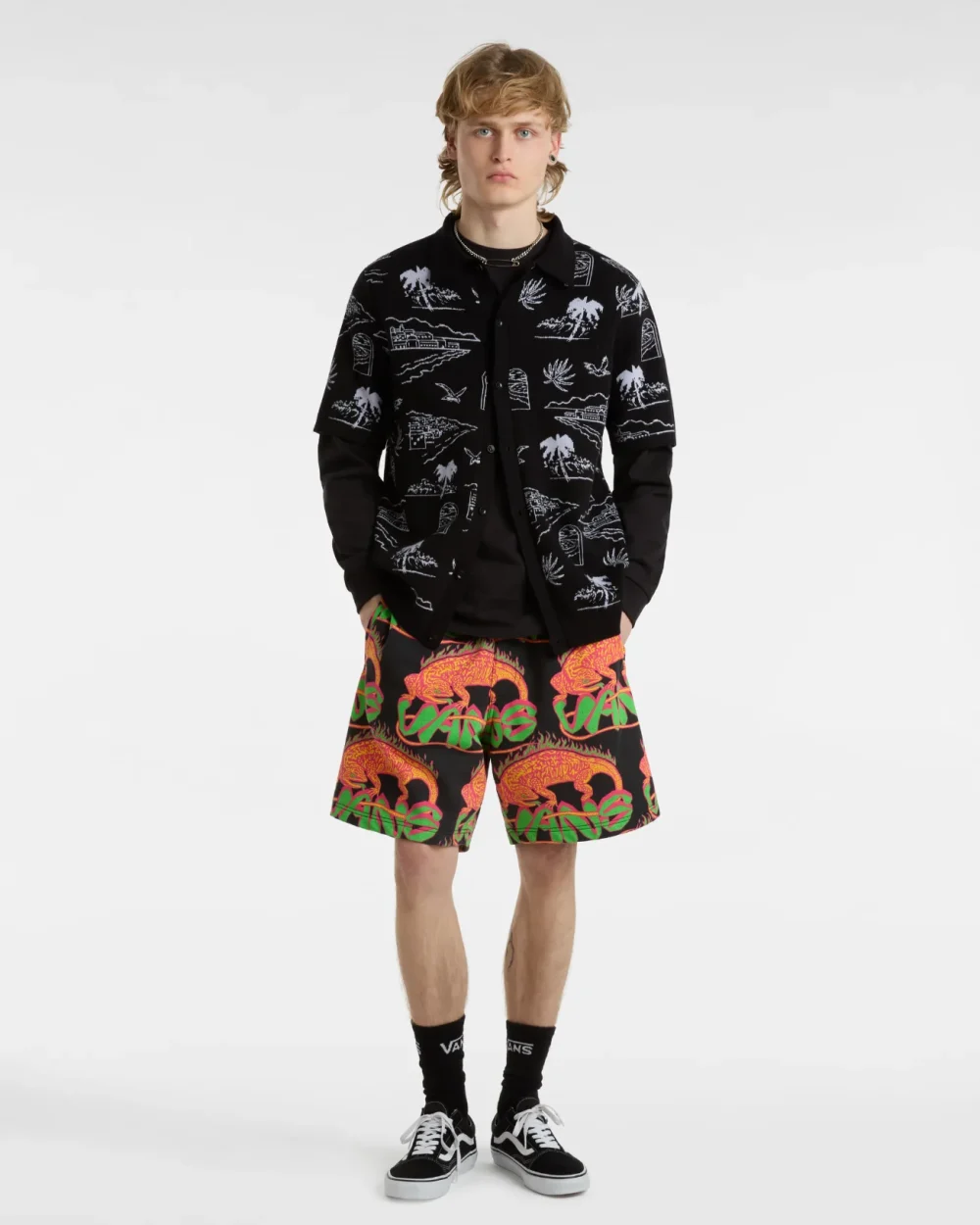 VANS - מכנסיים קצרים Chameleon Loose Fleece – V00G72BLK – black – 1