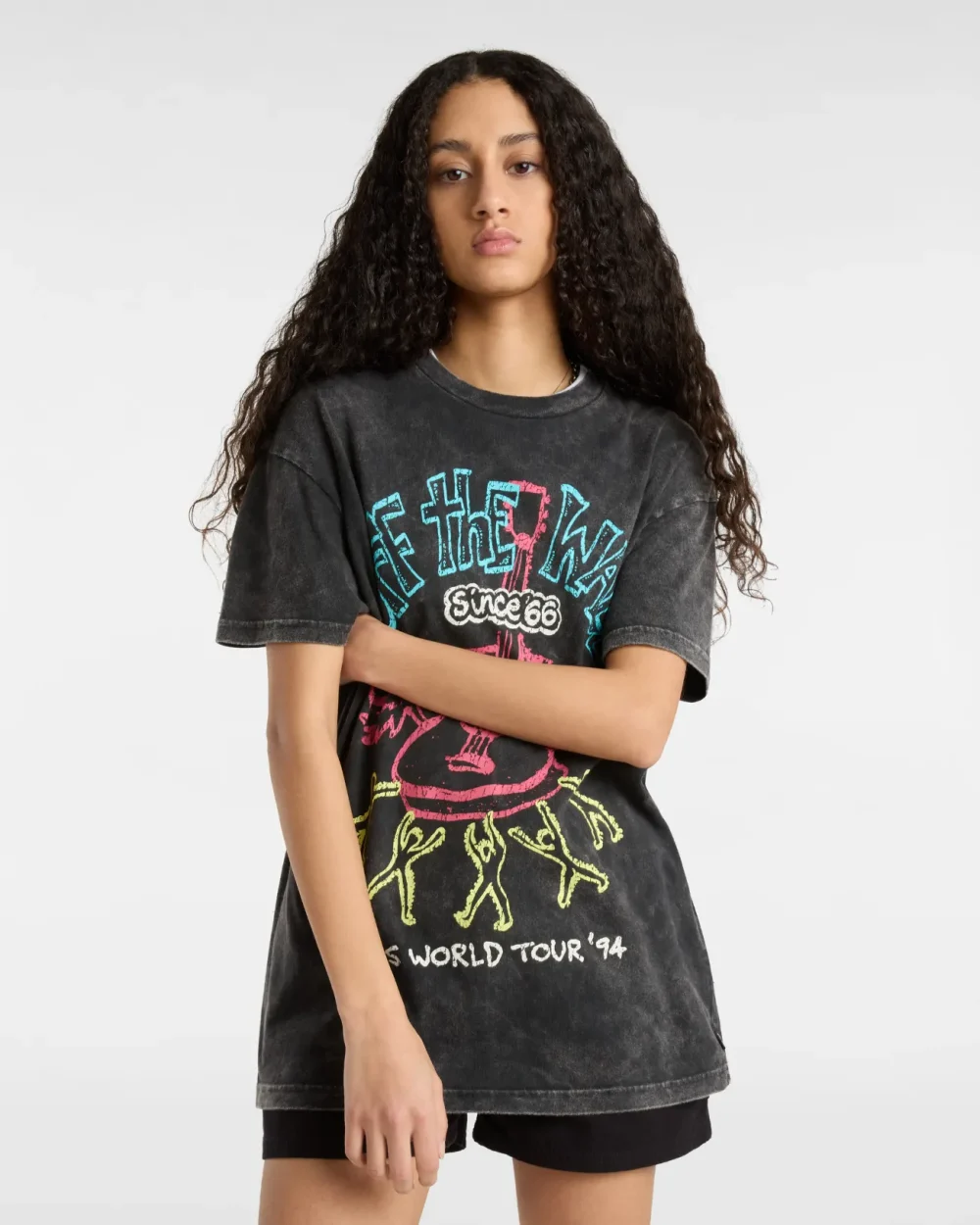 VANS - טי שירט Guitar Solo Oversized – V00GJ6BLK – black – 1