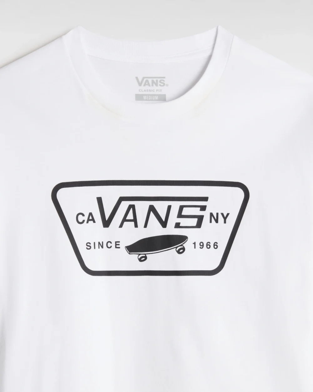 VANS - טי שירט Full Patch – V00QN8YB2 – white-black – 5
