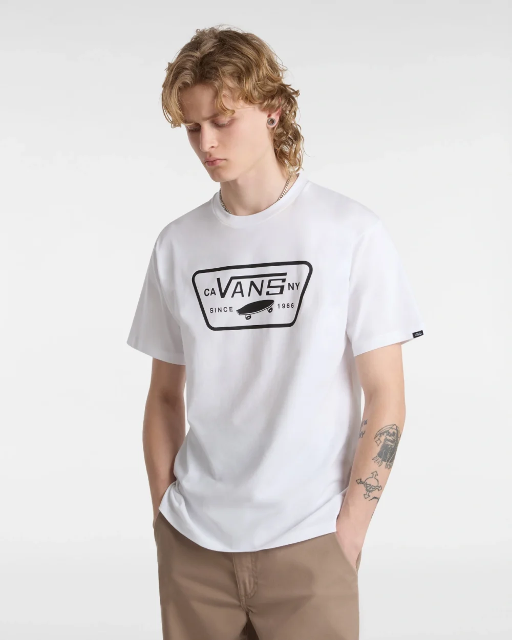 VANS - טי שירט Full Patch – V00QN8YB2 – white-black – 1