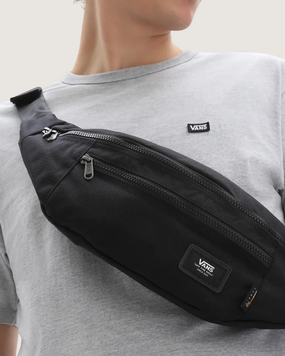 VANS - תיק צד Ward Cross Body – VA2ZXX6ZC – black-ripstop – 1