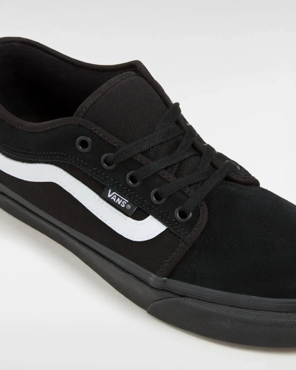 VANS - נעלי סקייט Chukka Low Sidestripe – VA5KQZB8C – black-black-white – 3