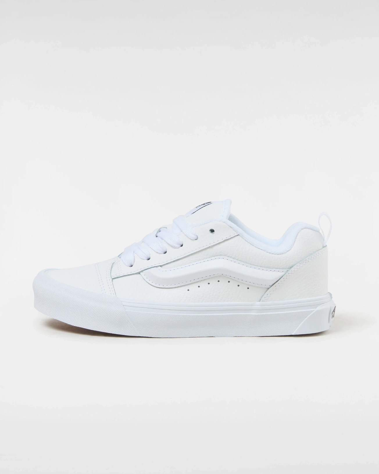 VANS - נעלי סניקרס Knu Skool – V009QCW00 – leather-true-white – 1