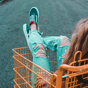 Read more about the article מהו תהליך הייצור של נעלי VANS?