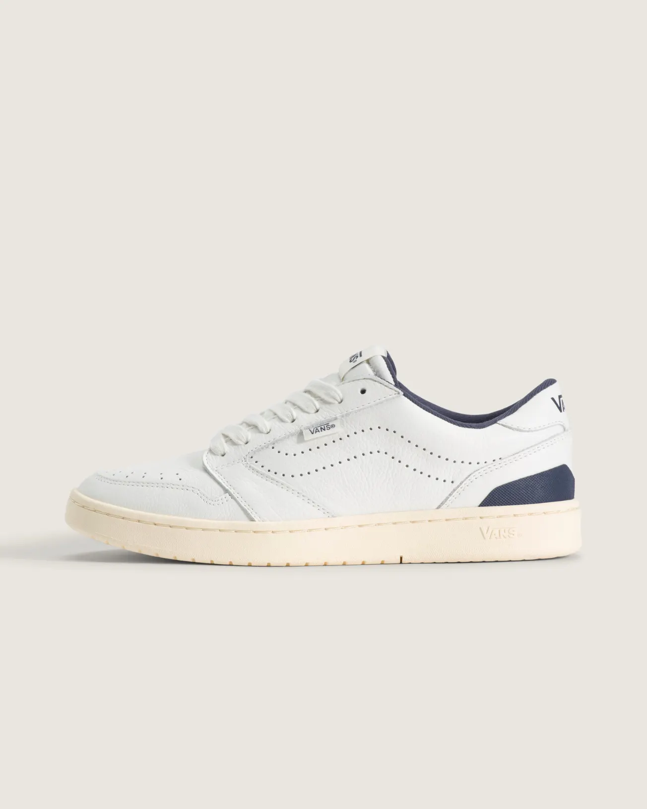 נעלי סניקרס Court Low